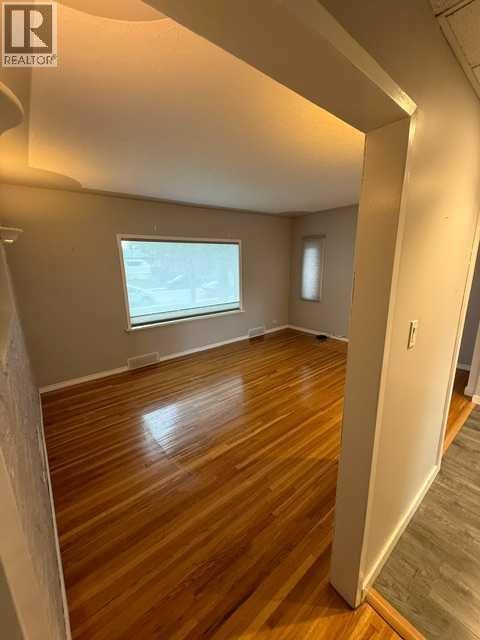 1613 22 Avenue NW — photo 12