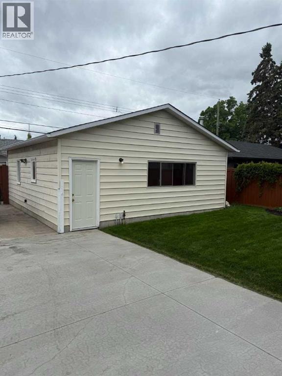 1613 22 Avenue NW — photo 25