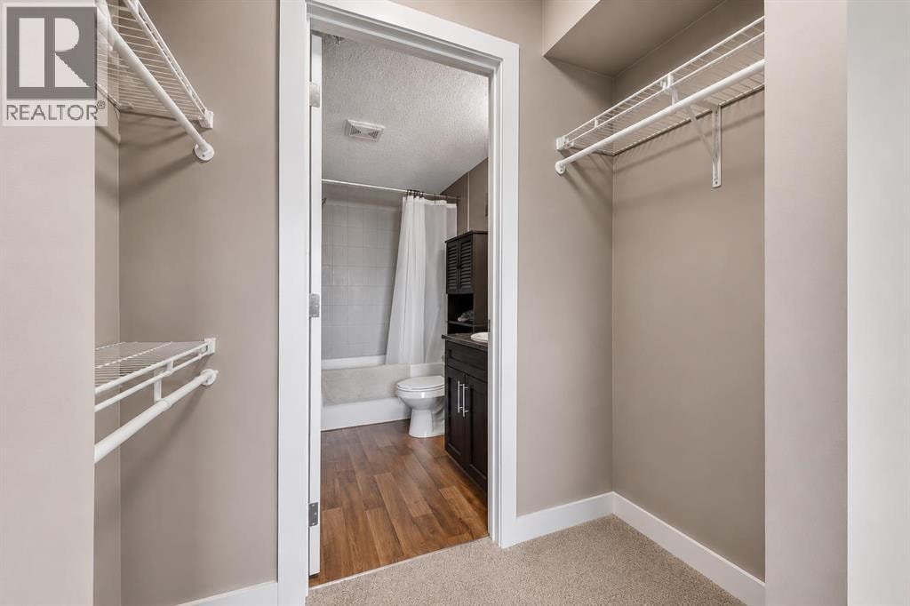 4317, 403 Mackenzie Way SW — photo 10