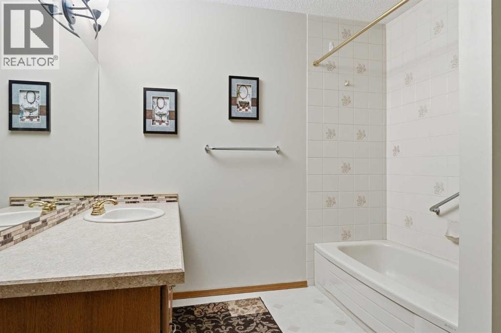 22A Woodmeadow Close SW — photo 18