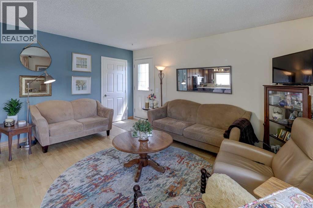 148 Rundlecairn Rise NE — photo 3