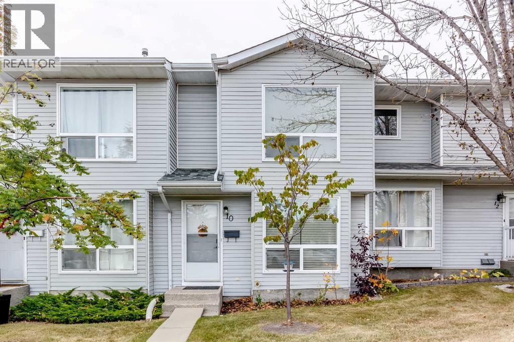 10 Deerfield Green SE