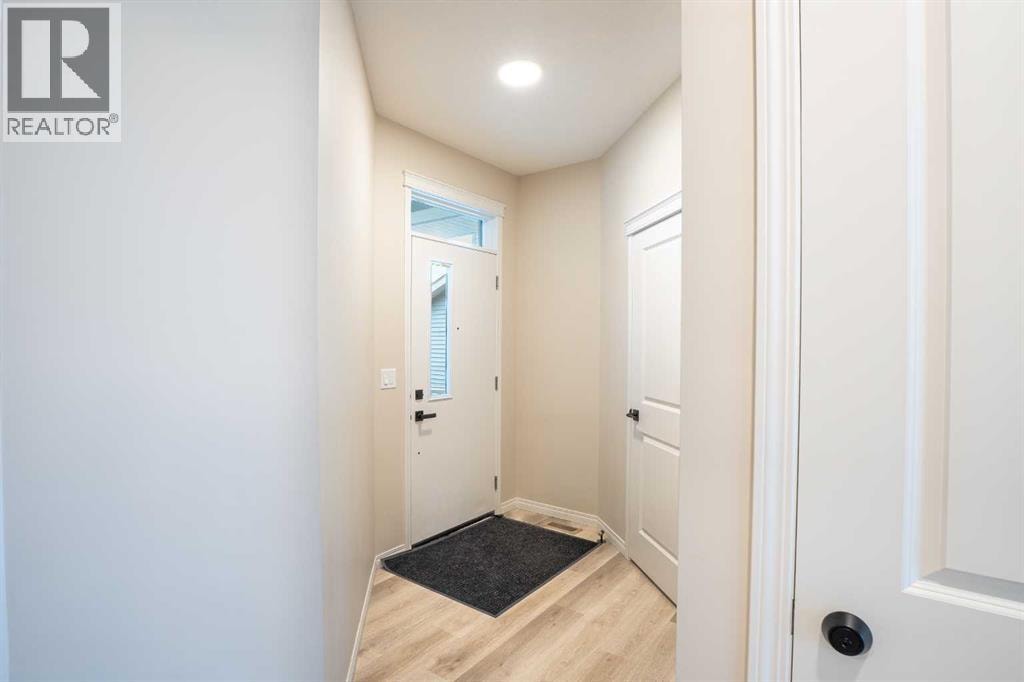 56 Corner Glen Green NE — photo 3