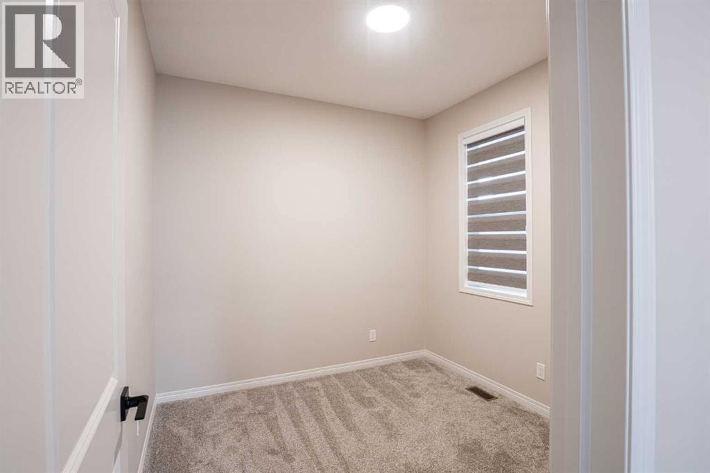 56 Corner Glen Green NE — photo 4