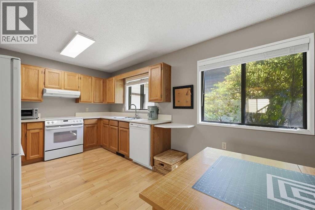 232 Hawkcliff Way NW — photo 13