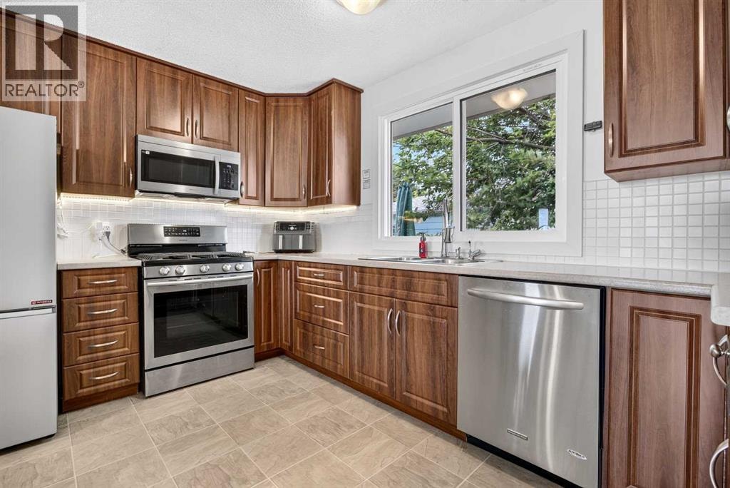 7035 Huntercrest Road NW — photo 15