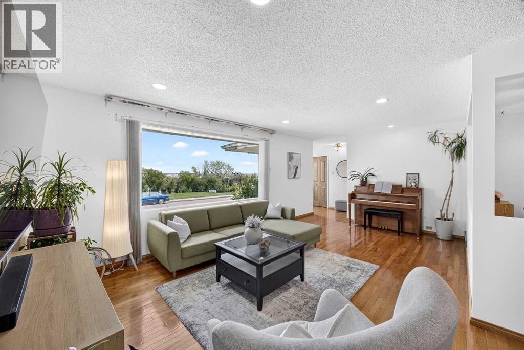7035 Huntercrest Road NW — photo 9