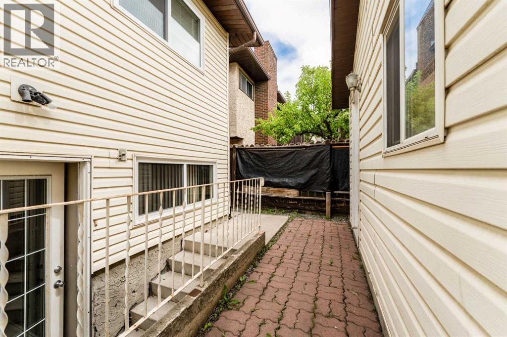 115 Maunsell Close NE — photo 39