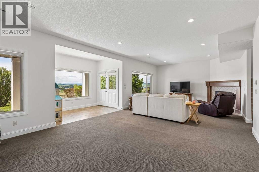 31 Sunset Point — photo 26