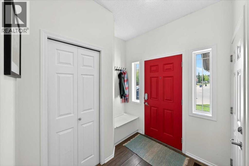 194 Everoak Gardens SW — photo 3