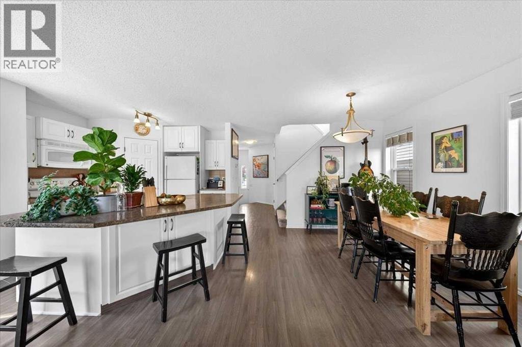 194 Everoak Gardens SW — photo 12