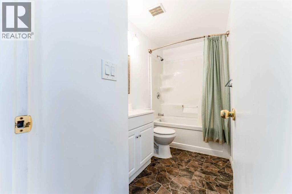 2906 Doverville Crescent SE — photo 16
