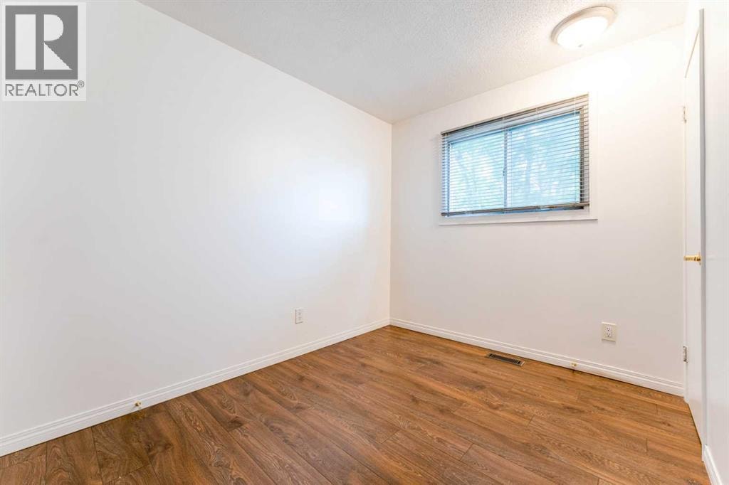 2906 Doverville Crescent SE — photo 18