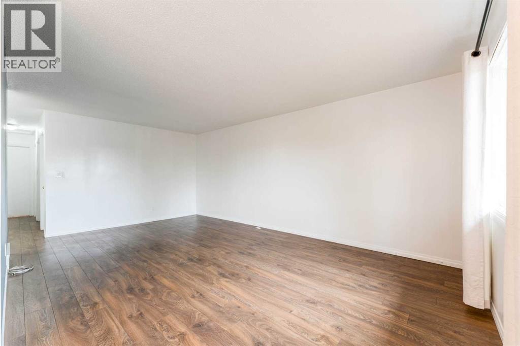 2906 Doverville Crescent SE — photo 8