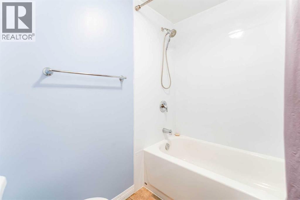 2906 Doverville Crescent SE — photo 33