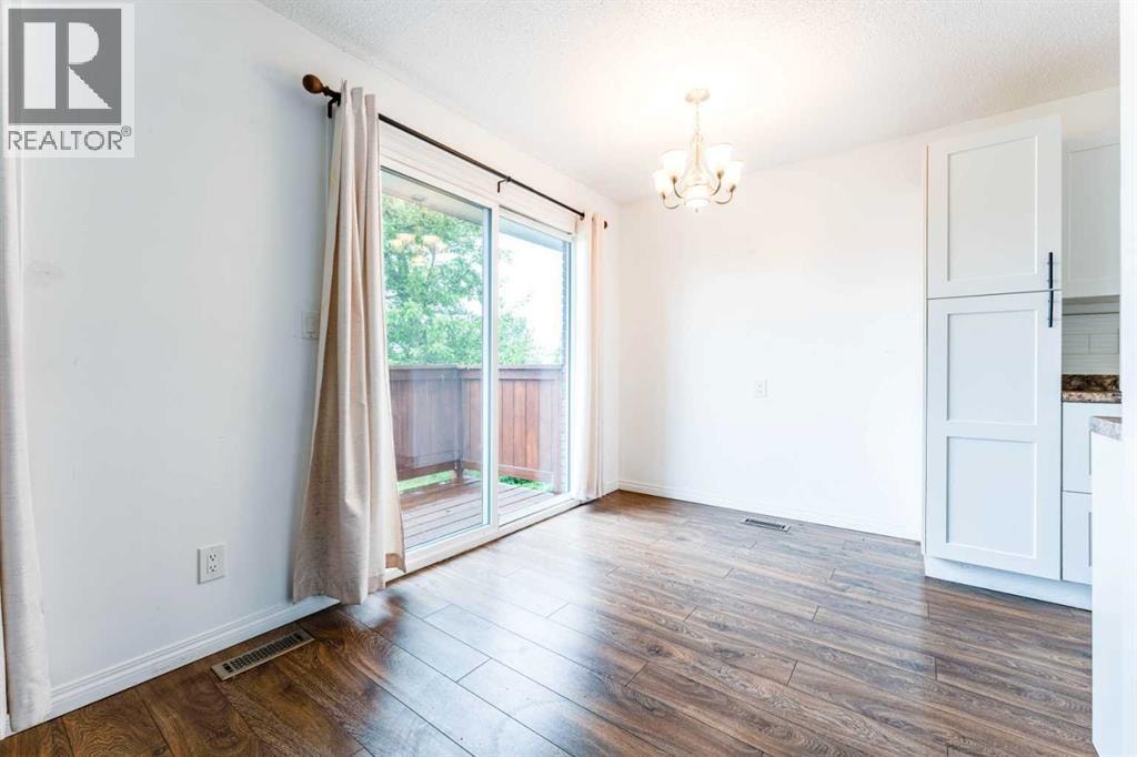 2906 Doverville Crescent SE — photo 6