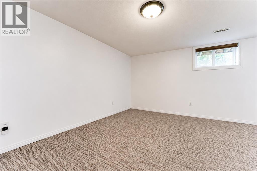 2906 Doverville Crescent SE — photo 28