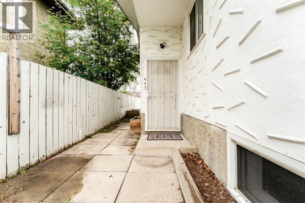 2906 Doverville Crescent SE — photo 37