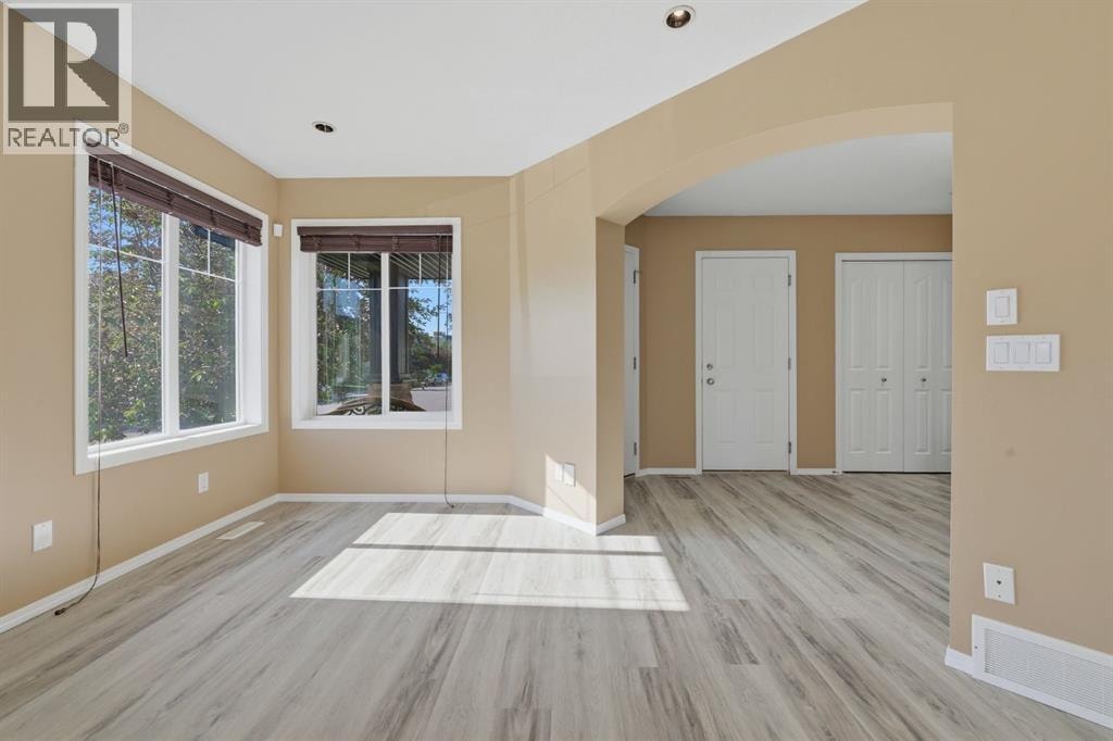 4 Everglen Grove SW — photo 5