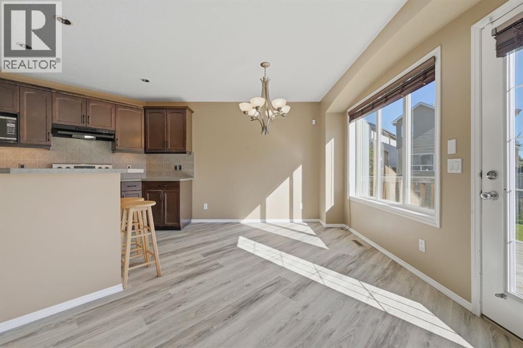 4 Everglen Grove SW — photo 8