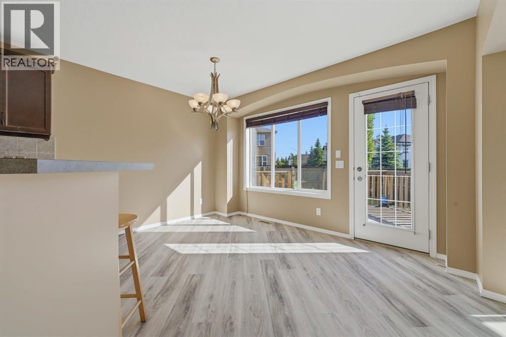 4 Everglen Grove SW — photo 9