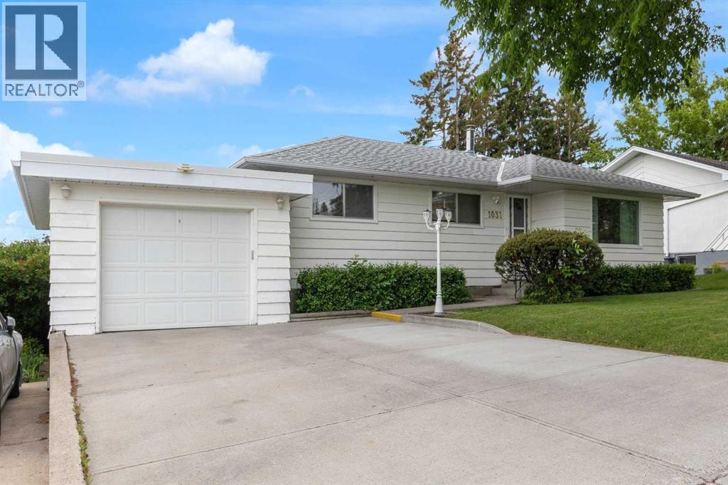 1031 Thorneycroft Drive NW