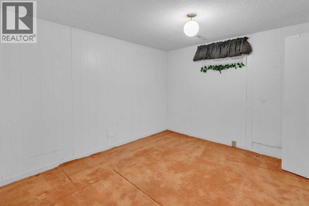 1031 Thorneycroft Drive NW — photo 28