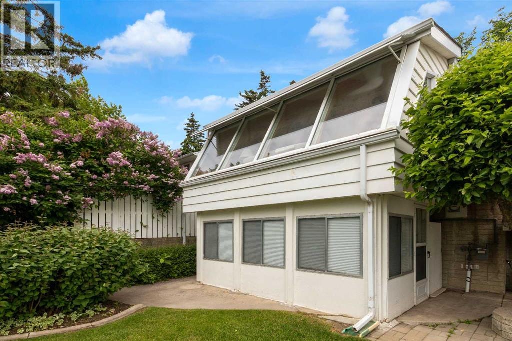 1031 Thorneycroft Drive NW — photo 37
