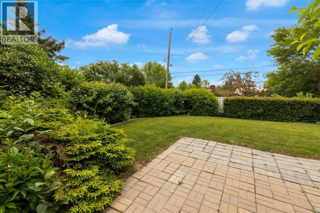 1031 Thorneycroft Drive NW — photo 40