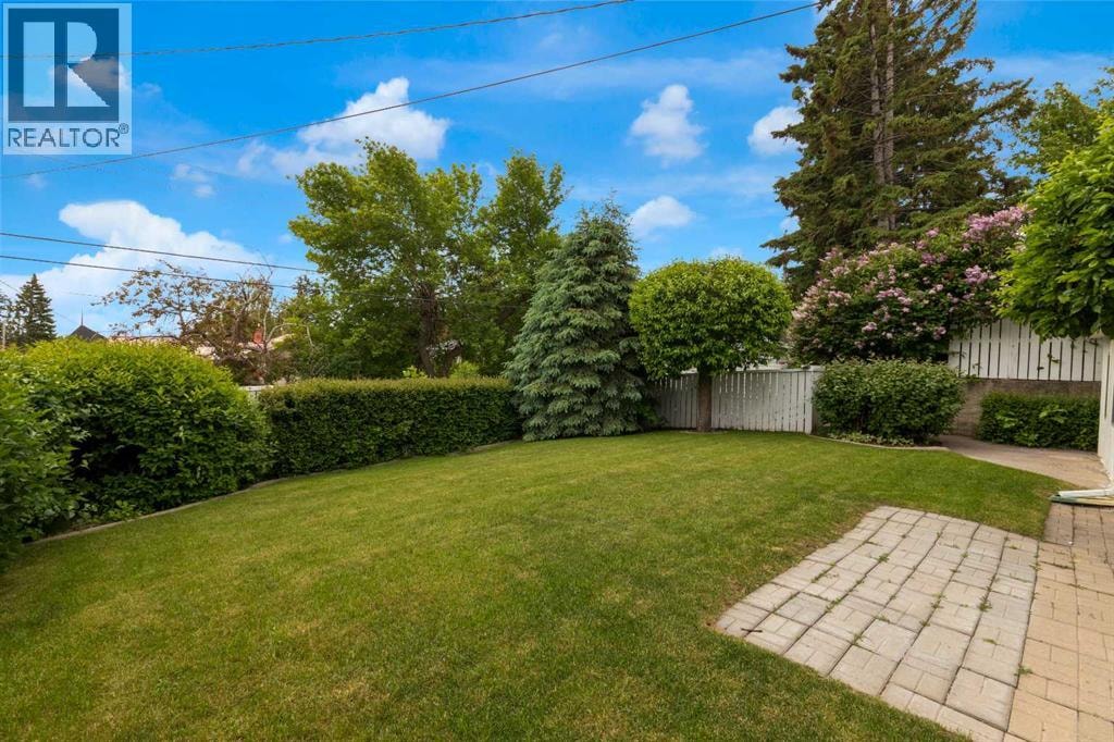 1031 Thorneycroft Drive NW — photo 39
