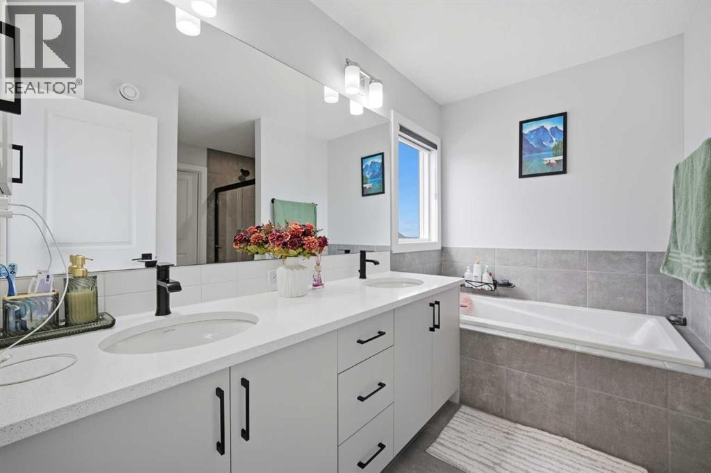 241 Homestead Crescent NE — photo 27