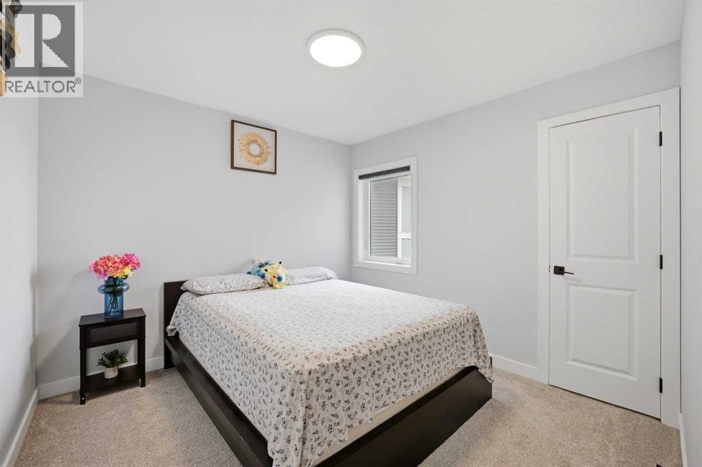 241 Homestead Crescent NE — photo 32