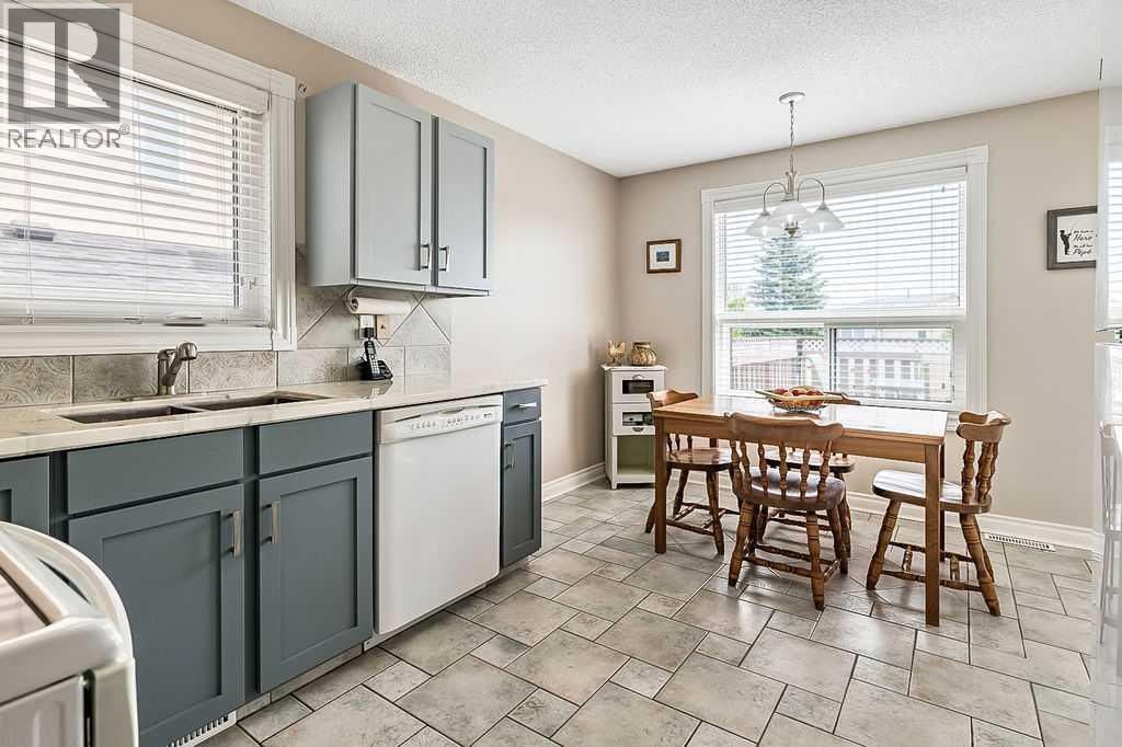 141 Shawfield Way SW — photo 8