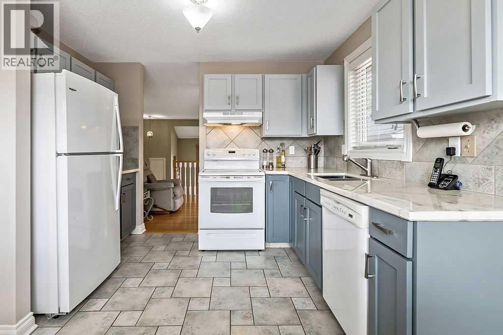 141 Shawfield Way SW — photo 6