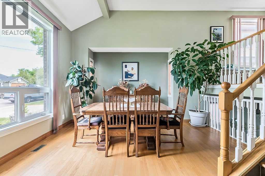 141 Shawfield Way SW — photo 3