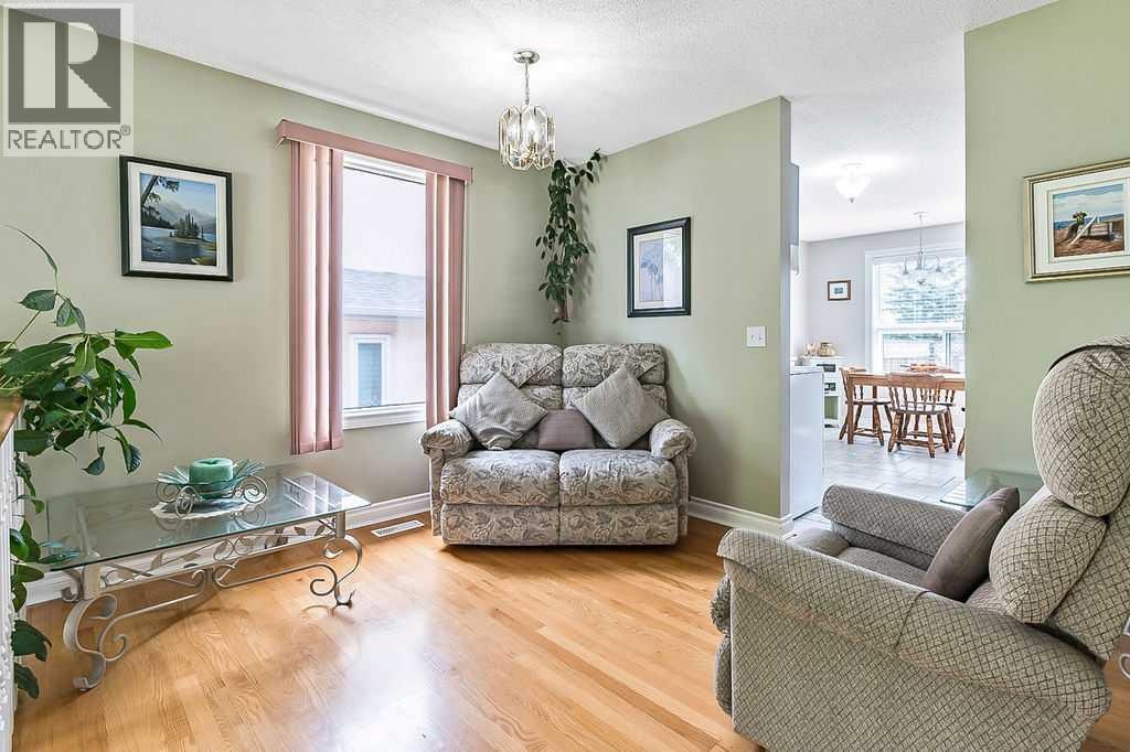 141 Shawfield Way SW — photo 4