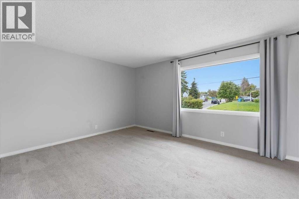 4408 8 Avenue SW — photo 6
