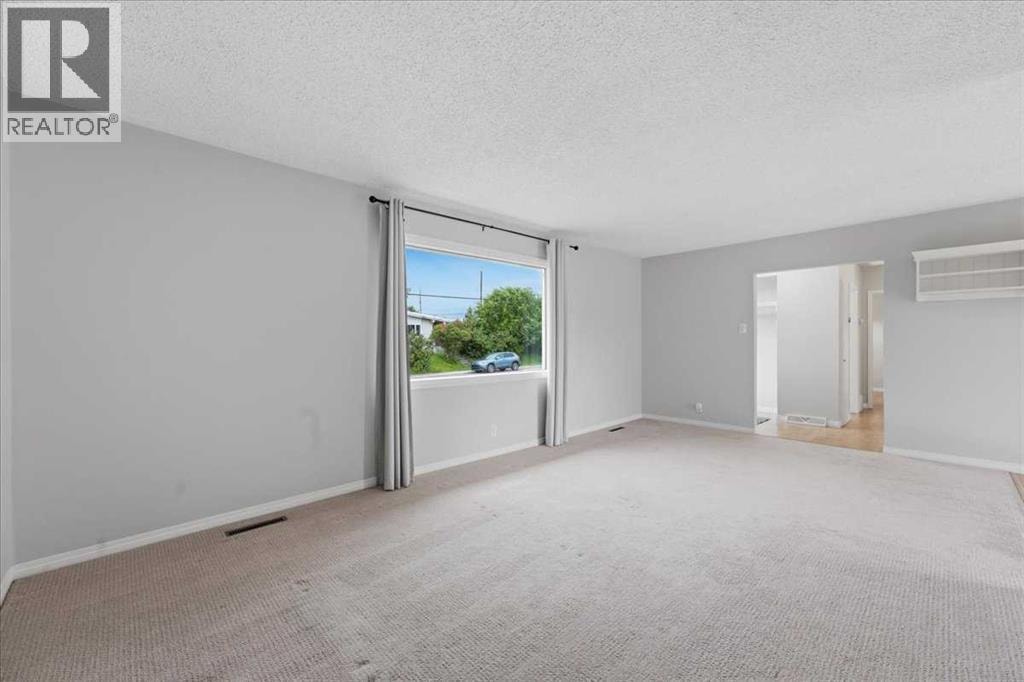 4408 8 Avenue SW — photo 7