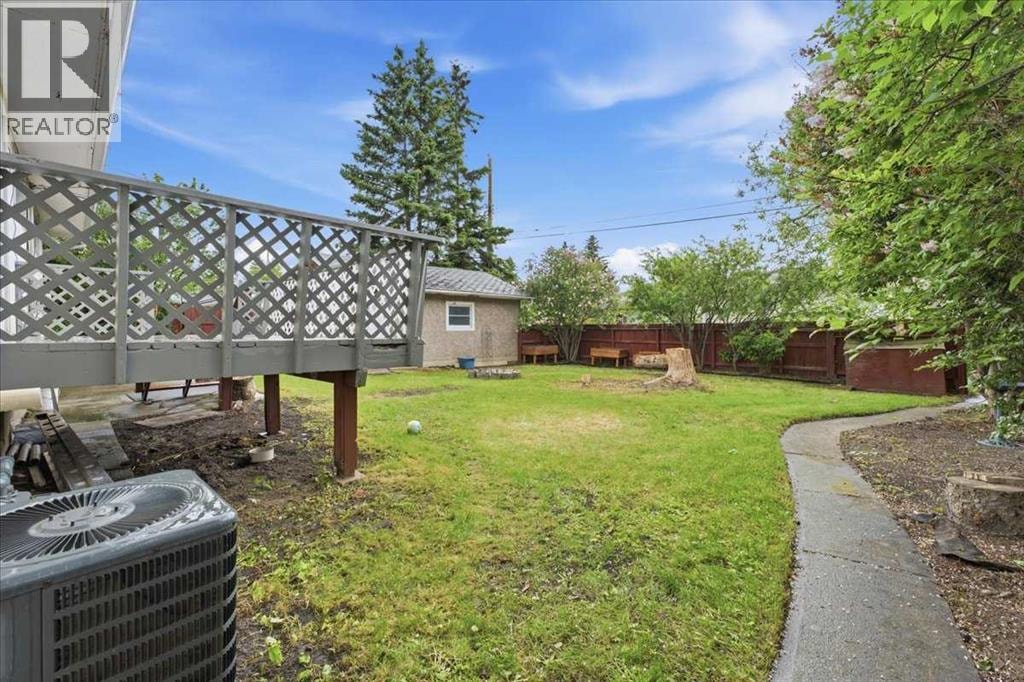 4408 8 Avenue SW — photo 36