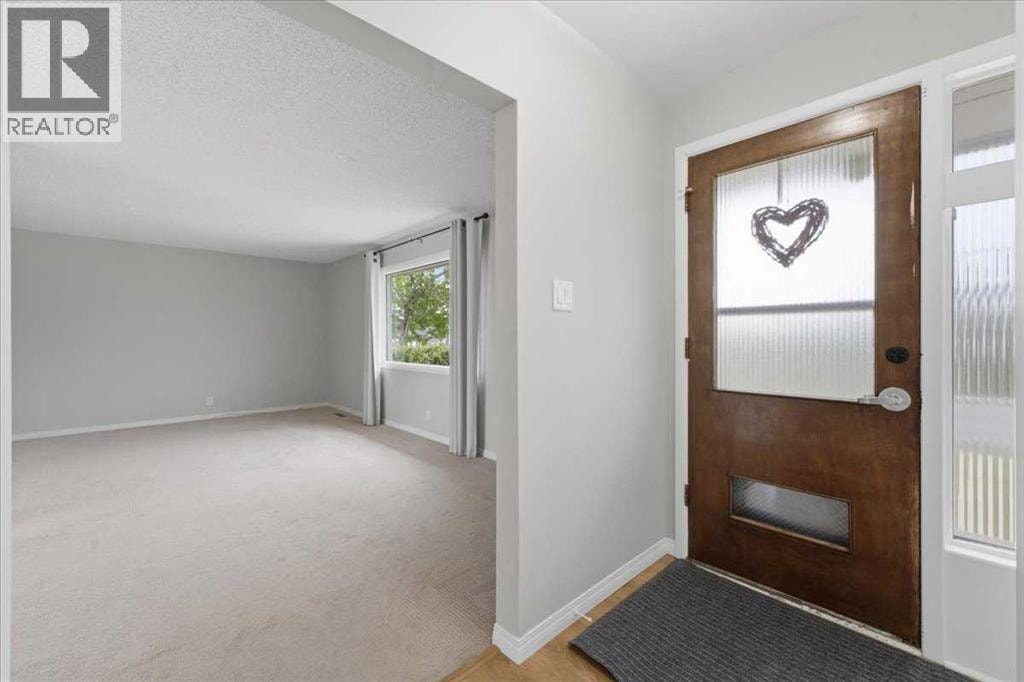 4408 8 Avenue SW — photo 3