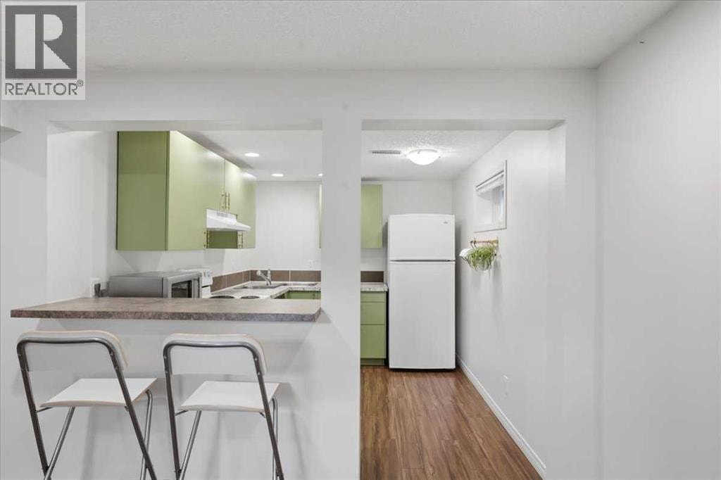 4408 8 Avenue SW — photo 32