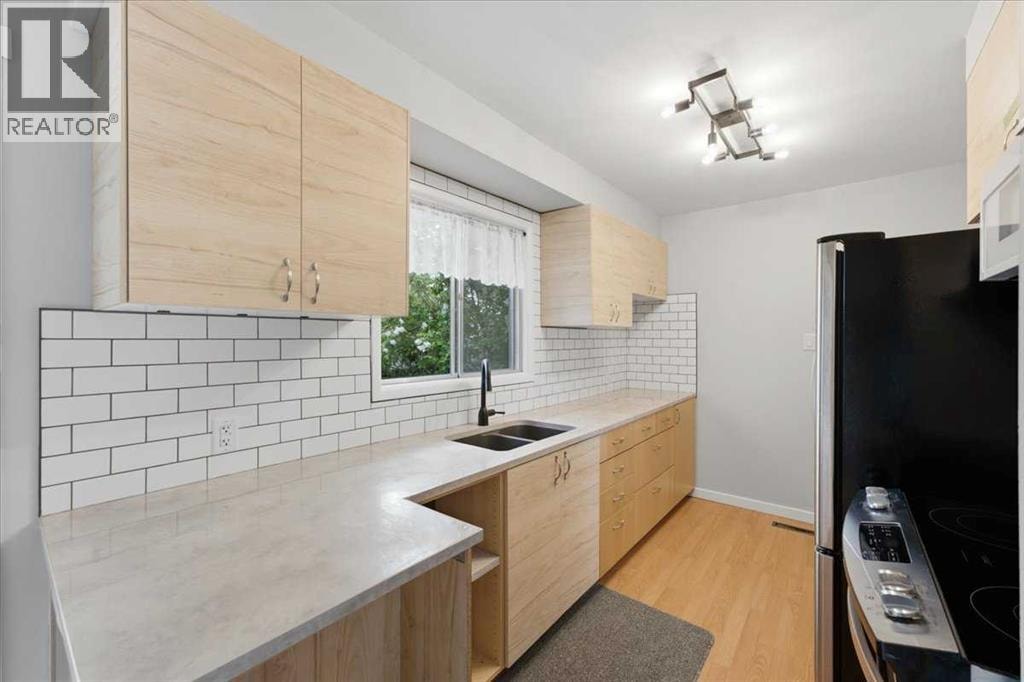4408 8 Avenue SW — photo 13