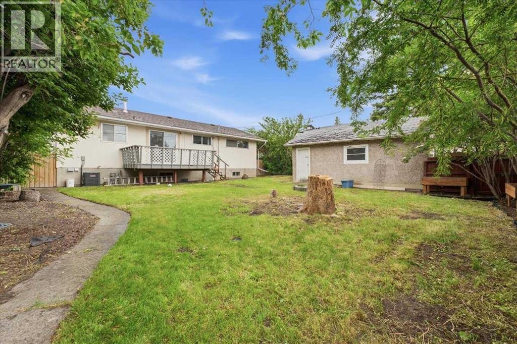 4408 8 Avenue SW — photo 37