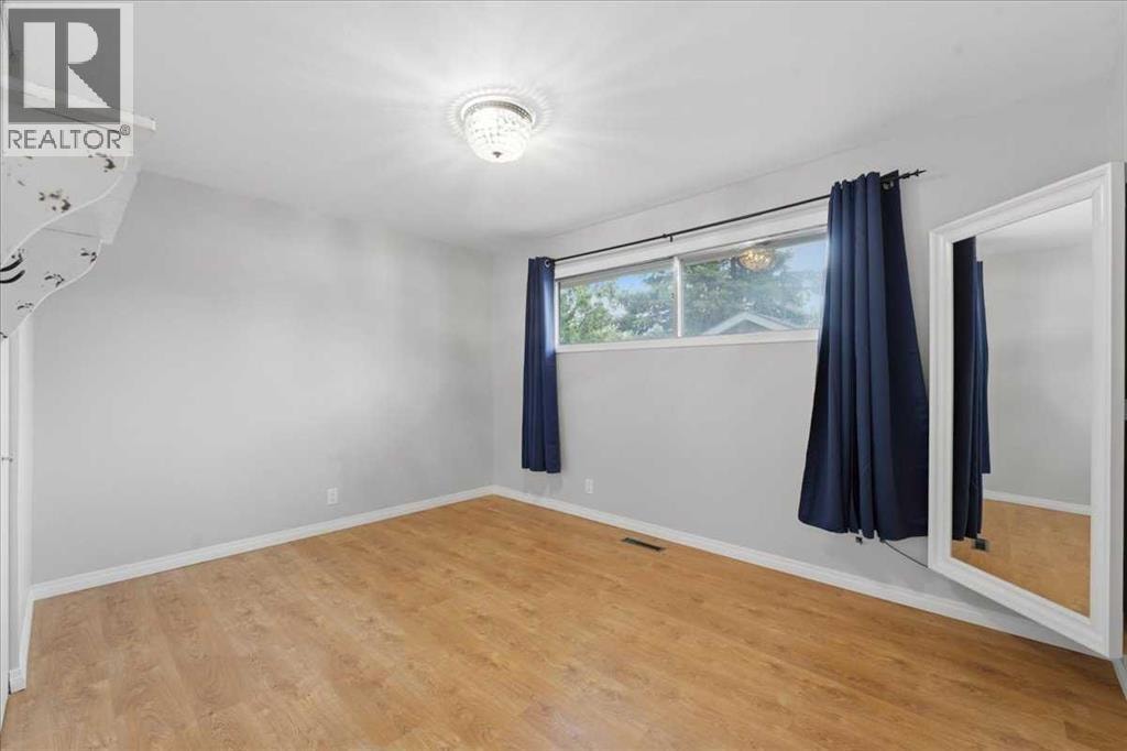4408 8 Avenue SW — photo 20