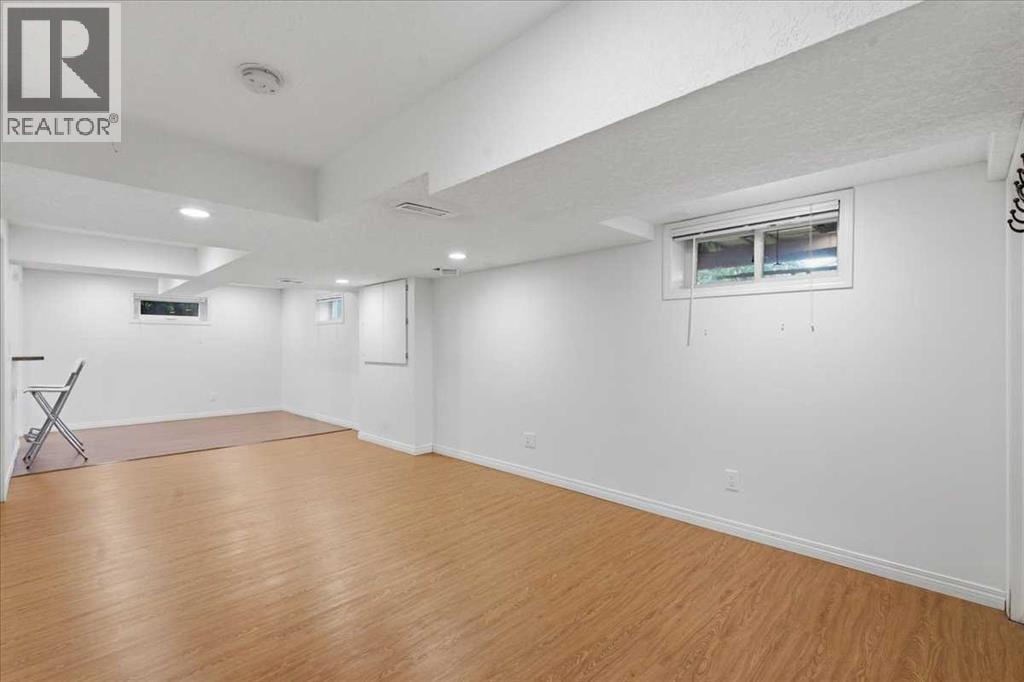 4408 8 Avenue SW — photo 25