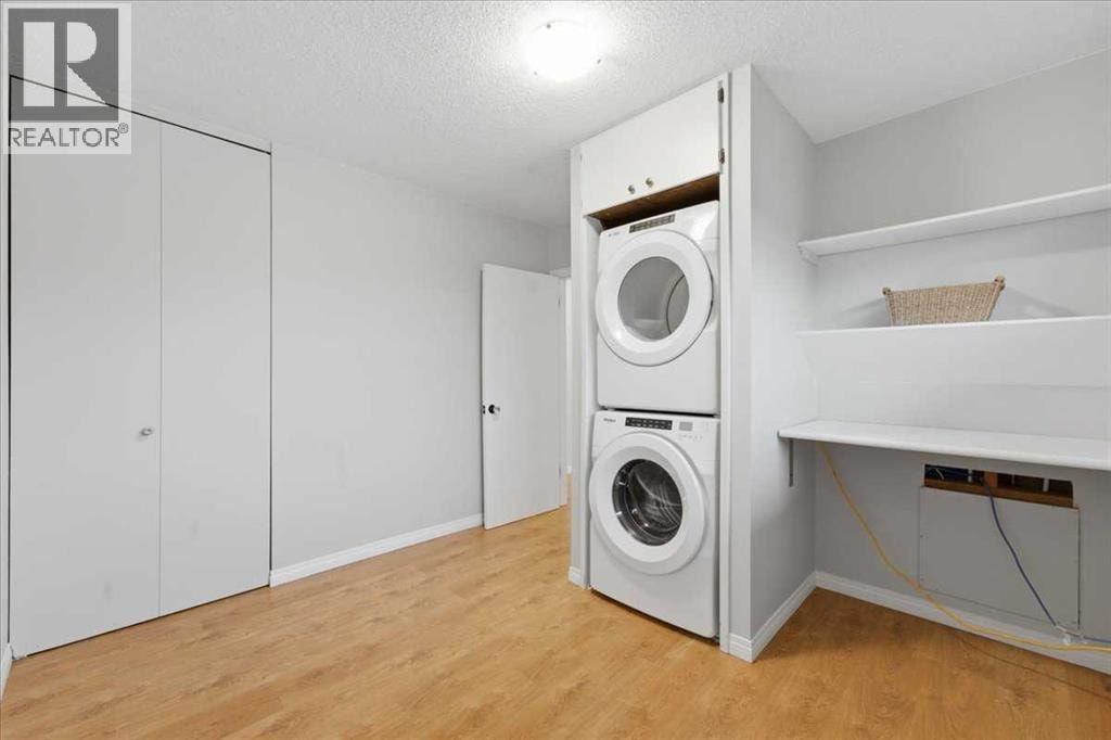 4408 8 Avenue SW — photo 24