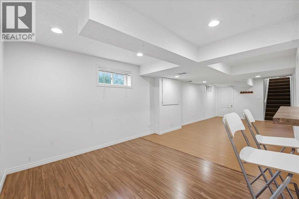 4408 8 Avenue SW — photo 27
