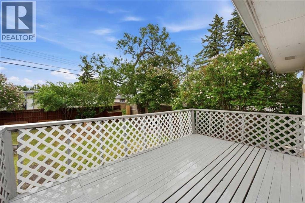 4408 8 Avenue SW — photo 35