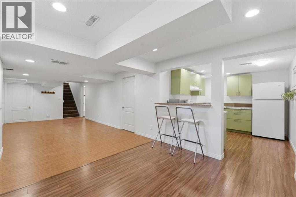 4408 8 Avenue SW — photo 26