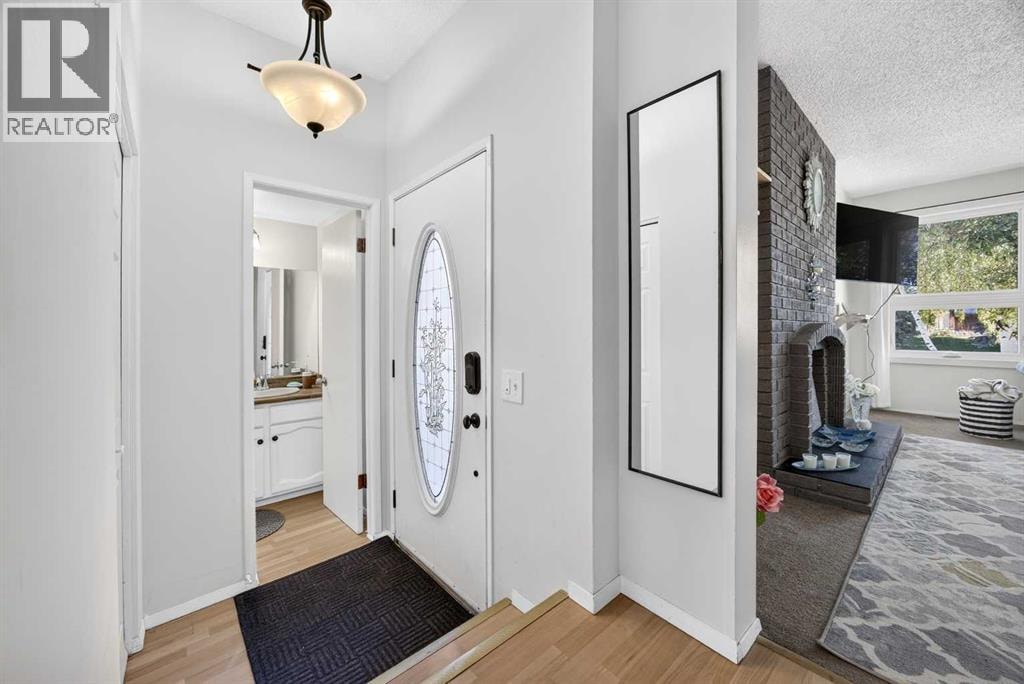6417 26 Avenue NE — photo 3